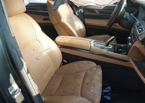 2011 BMW 750Li xDrive z USA, uszkodzony, nr VIN WBAKC8C57BC432735